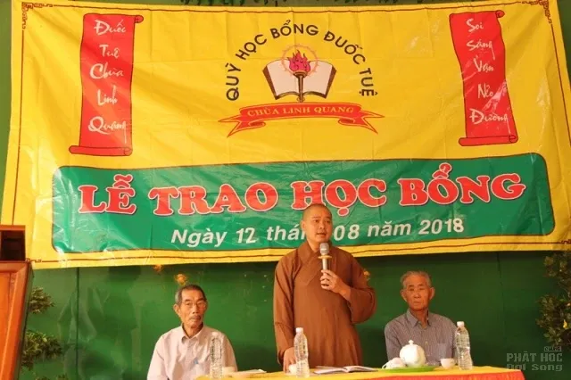 Đồng Nai: Chùa Linh Quang trao 150 suất học bỗng cho học sinh hiếu học image-1732288272362