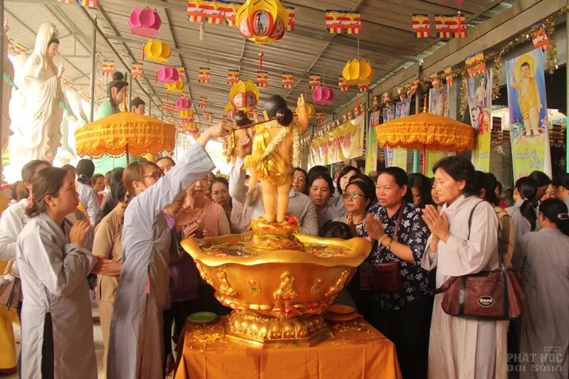 Đồng Nai: Chùa Phước Lộc rước Lễ Phật đản image-1731943572323