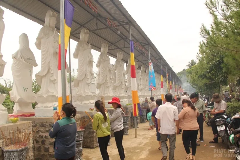 Đồng Nai: Chùa Phước Lộc rước Lễ Phật đản image-1731943577014