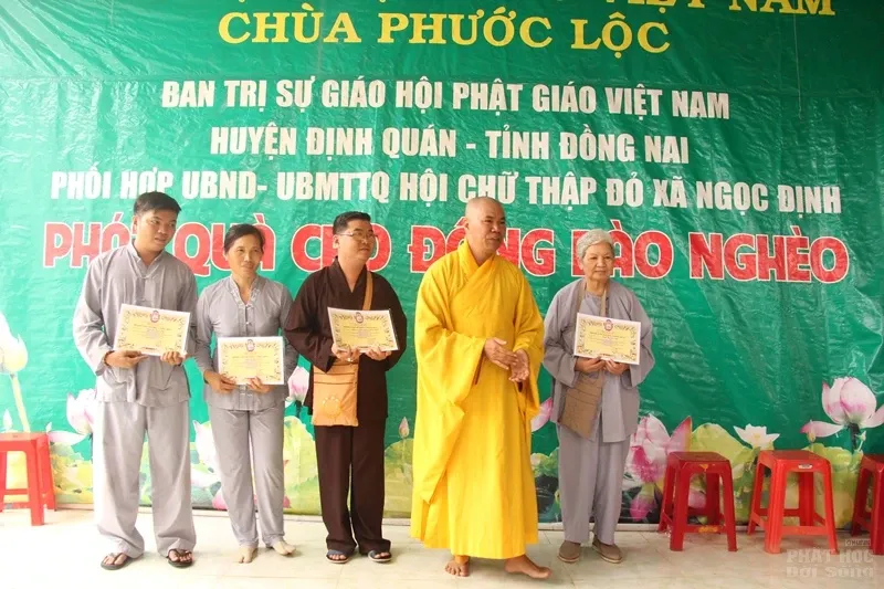 Đồng Nai: Chùa Phước Lộc rước Lễ Phật đản image-1731943579913