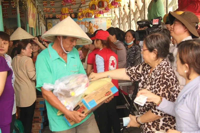 Đồng Nai: Chùa Phước Lộc rước Lễ Phật đản image-1731943581748