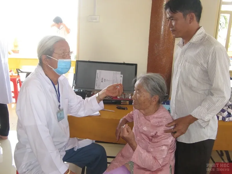 Đồng Nai: Chùa Thiền Tịnh Khám bệnh miễn phí, phát quà từ thiện 6 Đồng Nai: Chùa Thiền Tịnh Khám bệnh miễn phí, phát quà từ thiện image-1731726827873