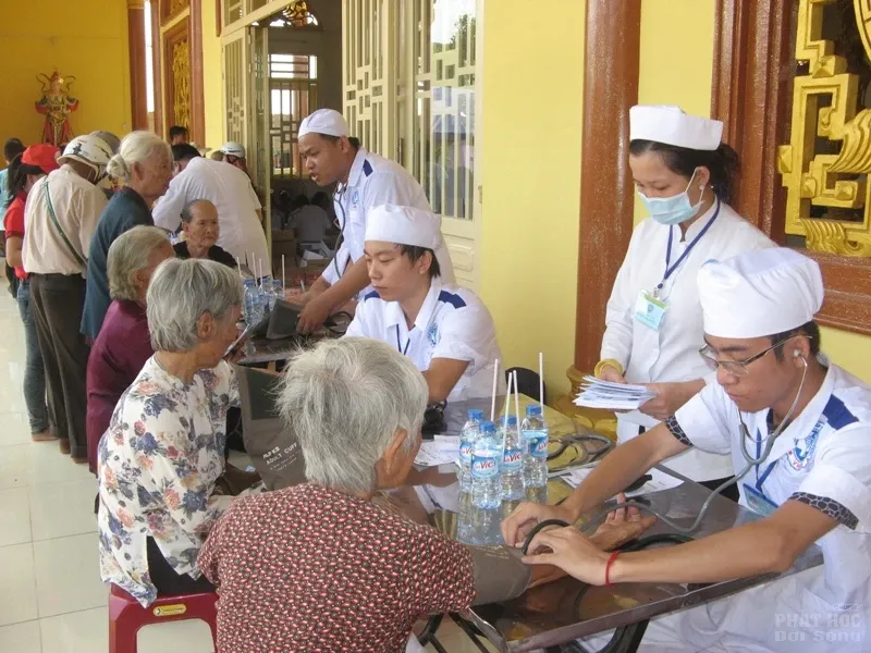 Đồng Nai: Chùa Thiền Tịnh Khám bệnh miễn phí, phát quà từ thiện 7 Đồng Nai: Chùa Thiền Tịnh Khám bệnh miễn phí, phát quà từ thiện image-1731726828755