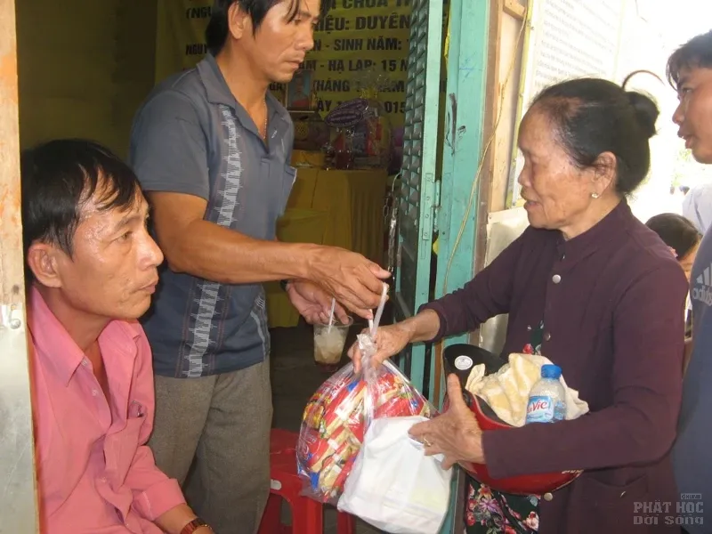 Đồng Nai: Chùa Thiền Tịnh Khám bệnh miễn phí, phát quà từ thiện 8 Đồng Nai: Chùa Thiền Tịnh Khám bệnh miễn phí, phát quà từ thiện image-1731726829641