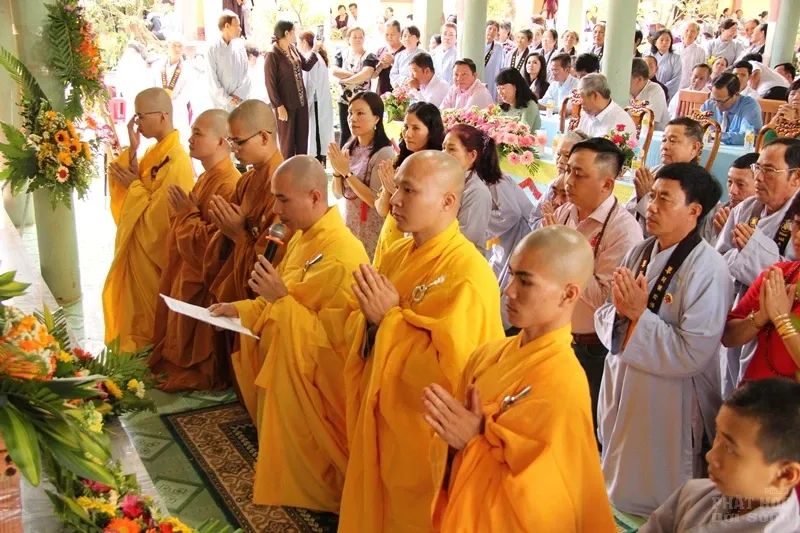 Đồng Nai: Lễ đón nhận giáo chỉ Thượng tọa cho Đại đức Thích Đồng Ngạn image-1731946116012