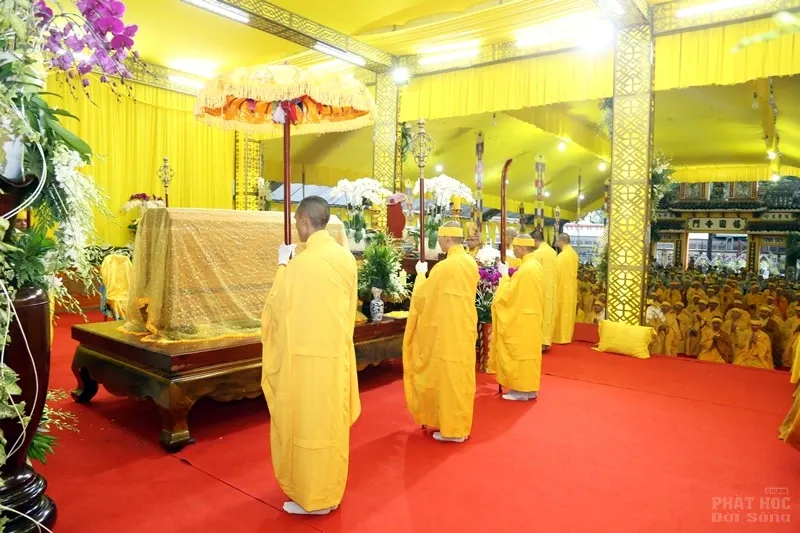 Đồng Nai: Lễ nhập kim quan cố HT.Thích Quang Đạo image-1731941146566