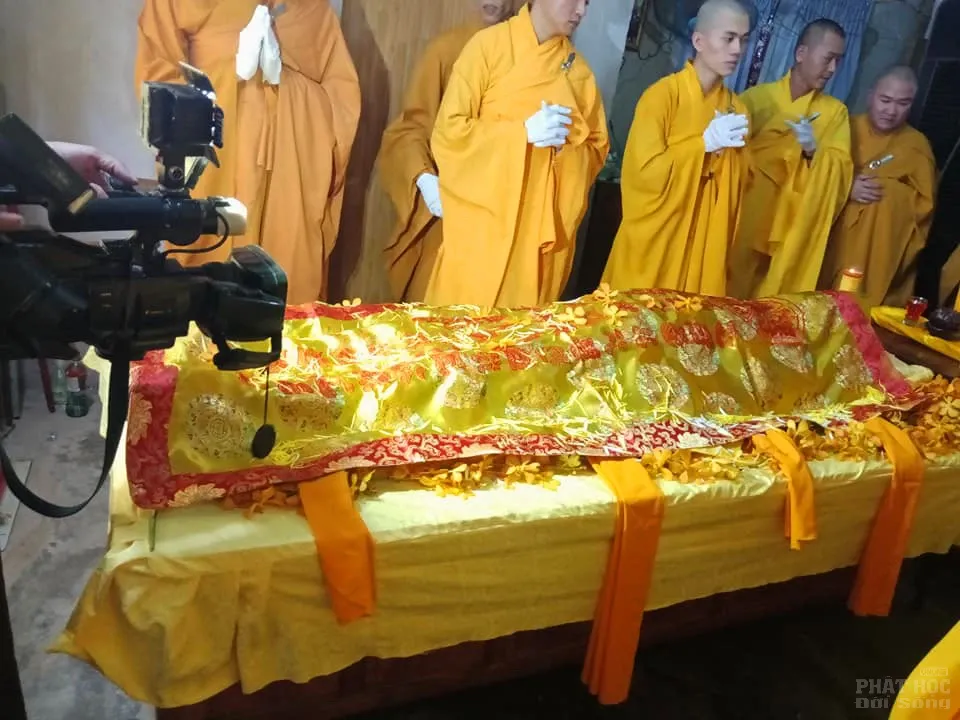 Đồng Nai: Lễ nhập kim quan cố HT.Thích Thiện Cảnh image-1732291226062