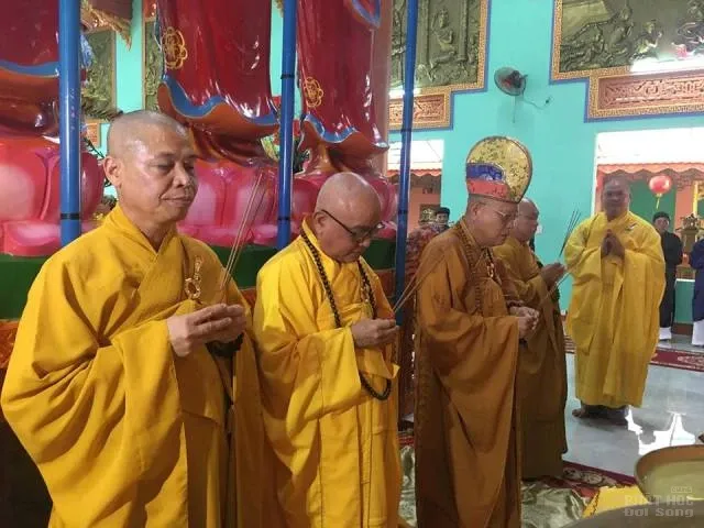 Đồng Nai: Lễ sám tạ Tam Bảo, An vị Phật chùa Bửu Long image-1732286586630