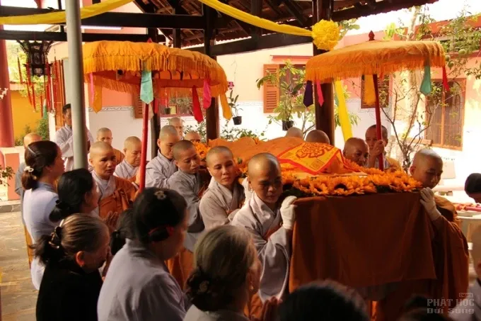 Đồng Nai: Ni trưởng Thích Nữ Như Niệm viên tịch thọ 71 tuổi 10 Đồng Nai: Ni trưởng Thích Nữ Như Niệm viên tịch thọ 71 tuổi image-1732289870909