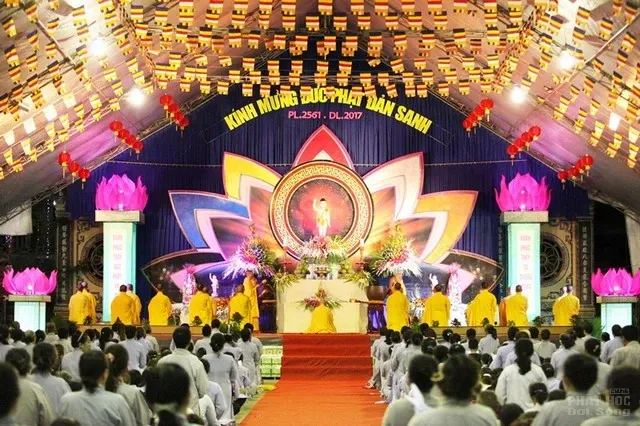 Đồng Nai: Tổ đình Phước Viên tuần lễ Phật đản 7 Đồng Nai: Tổ đình Phước Viên tuần lễ Phật đản image-1731935074164