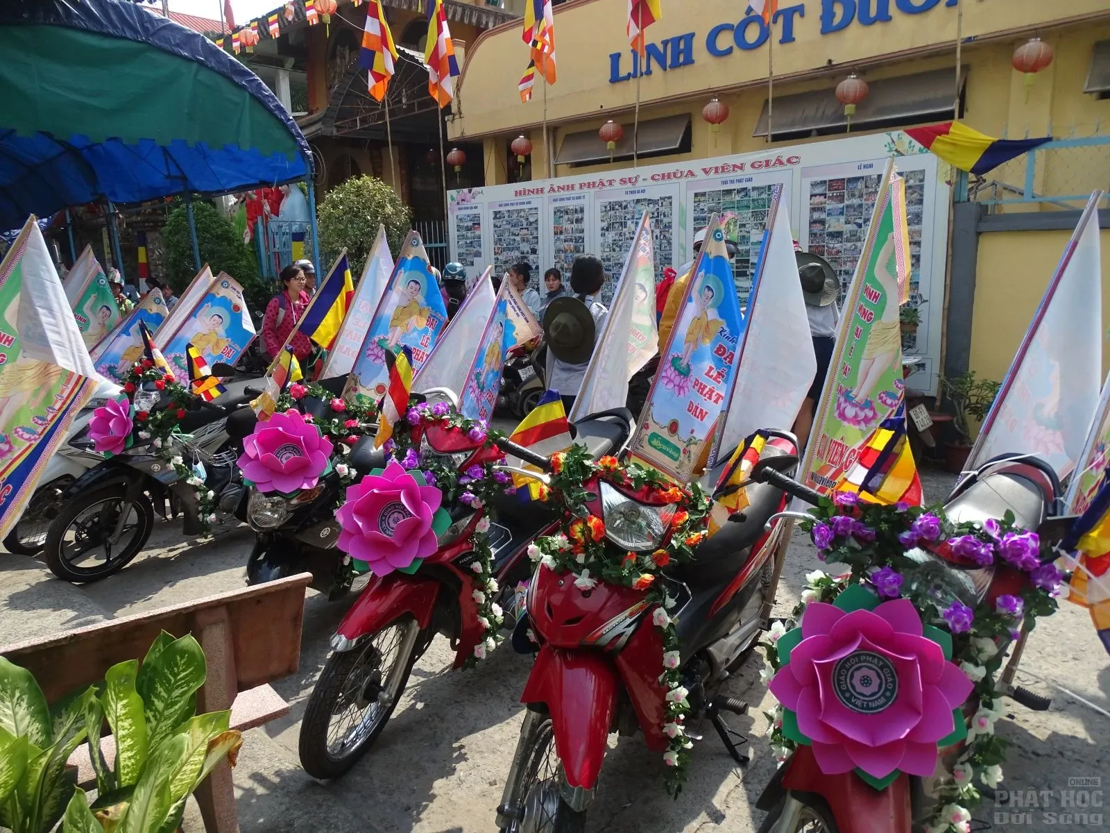 Đồng Nai: Tưng bừng diễu hành xe hoa mừng Phật đản PL: 2560 Đồng Nai: Tưng bừng diễu hành xe hoa mừng Phật đản PL: 2560 image-1731746974013