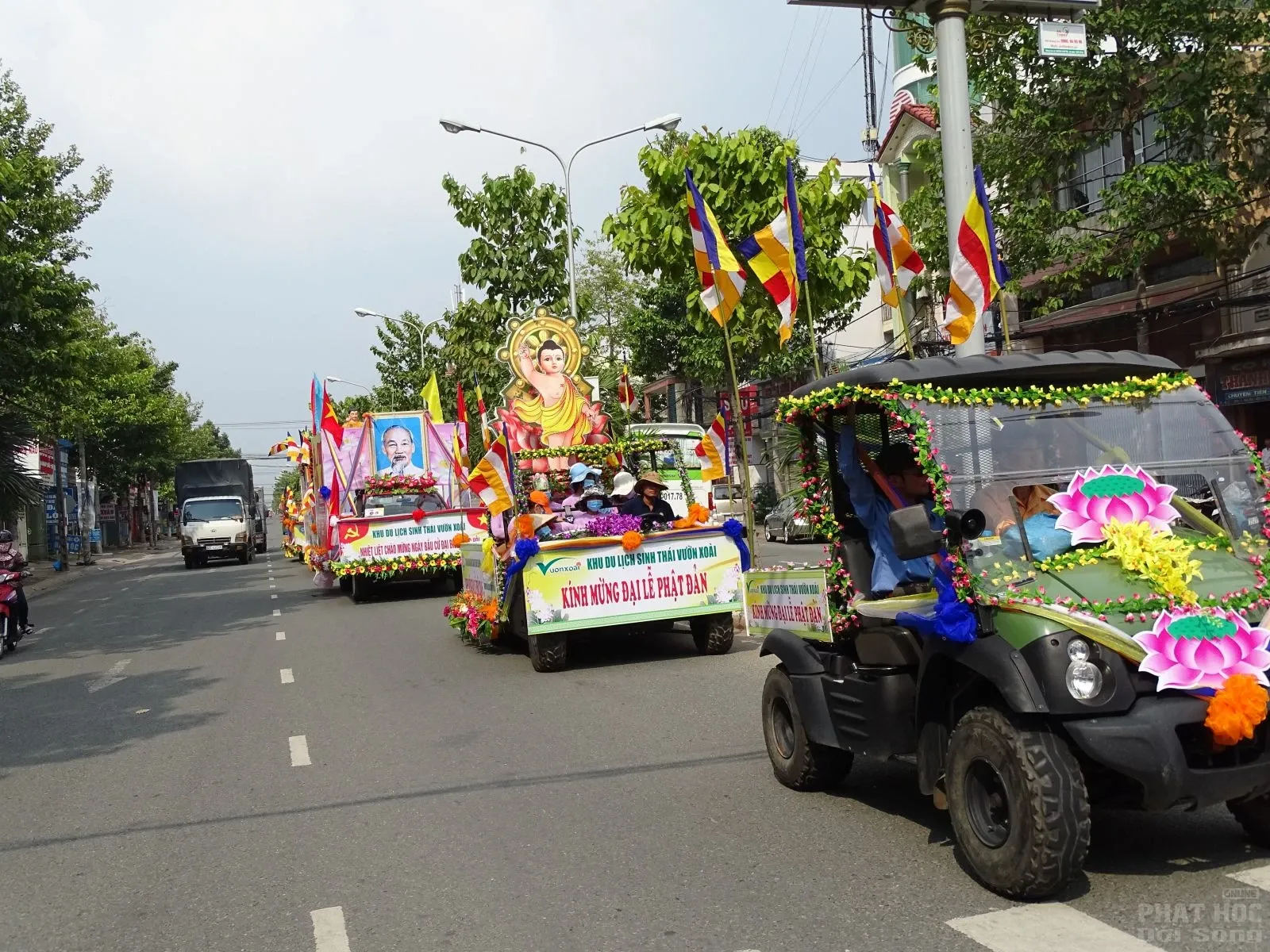 Đồng Nai: Tưng bừng diễu hành xe hoa mừng Phật đản PL: 2560 5 Đồng Nai: Tưng bừng diễu hành xe hoa mừng Phật đản PL: 2560 image-1731746984410