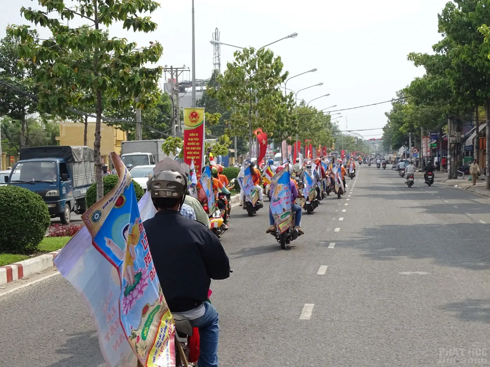 Đồng Nai: Tưng bừng diễu hành xe hoa mừng Phật đản PL: 2560 6 Đồng Nai: Tưng bừng diễu hành xe hoa mừng Phật đản PL: 2560 image-1731746986449