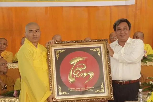 Đồng Tháp: Bổ nhiệm Đại đức Thích Hoằng Hiền trụ trì chùa Vạn Thành image-1731941236439