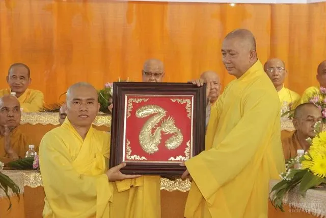 Đồng Tháp: Bổ nhiệm Đại đức Thích Hoằng Hiền trụ trì chùa Vạn Thành image-1731941237075