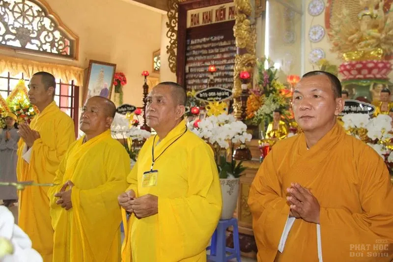 Đồng Tháp: Các phái đoàn viếng tang HT. Thích Chơn Thành image-1731941202876