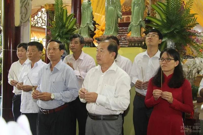 viếng tang HT. Thích Chơn Thành Đồng Tháp: Các phái đoàn viếng tang HT. Thích Chơn Thành image-1731941210172