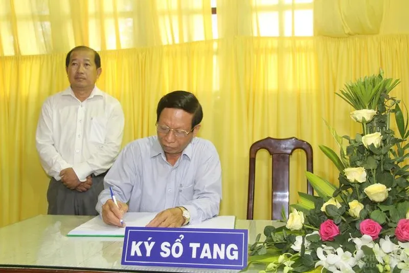 viếng tang HT. Thích Chơn Thành Đồng Tháp: Các phái đoàn viếng tang HT. Thích Chơn Thành image-1731941211789