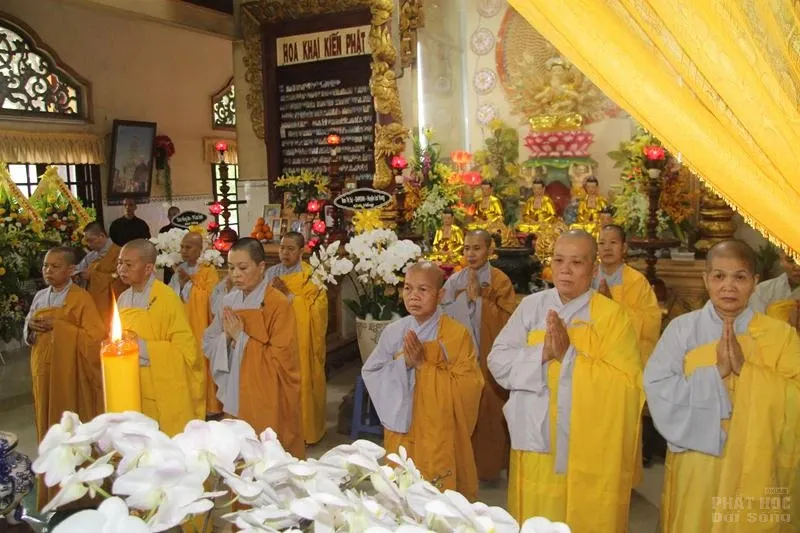 viếng tang HT. Thích Chơn Thành Đồng Tháp: Các phái đoàn viếng tang HT. Thích Chơn Thành image-1731941215704