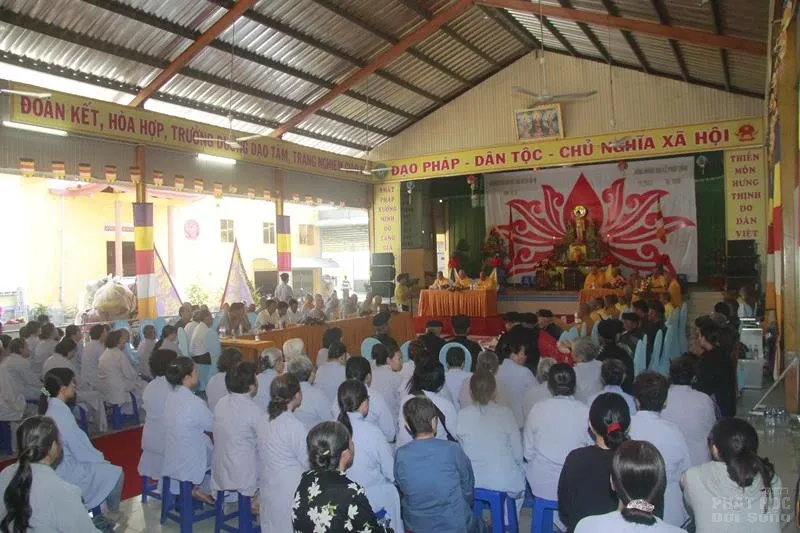 Đồng Tháp: huyện Tháp Mười, Lấp Vò kính mừng Phật đản PL. 2562 image-1731945894908