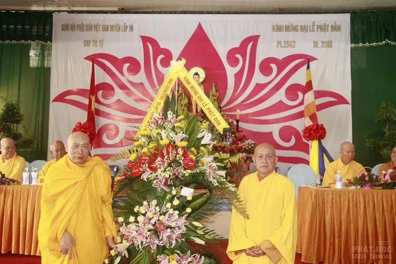 Đồng Tháp: huyện Tháp Mười, Lấp Vò kính mừng Phật đản PL. 2562 image-1731945896609