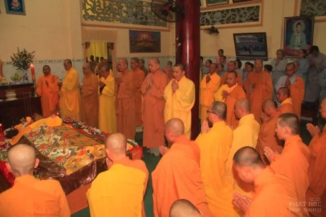 Đồng Tháp: Lễ nhập kim quan cố HT Thích Chơn Thành 8 Đồng Tháp: Lễ nhập kim quan cố HT Thích Chơn Thành image-1732289452482