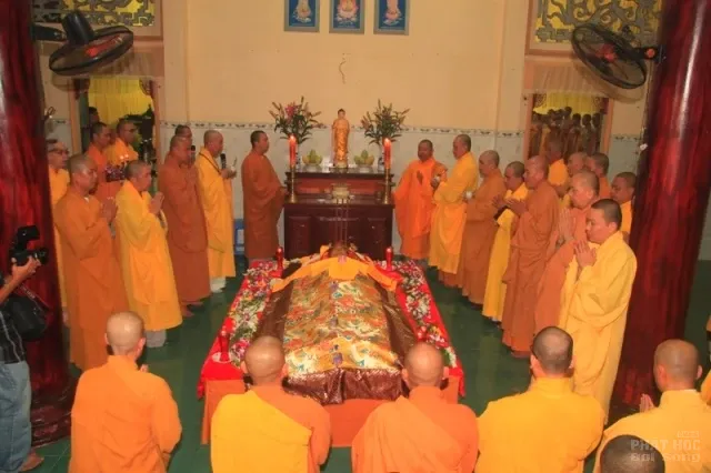 Đồng Tháp: Lễ nhập kim quan cố HT Thích Chơn Thành 9 Đồng Tháp: Lễ nhập kim quan cố HT Thích Chơn Thành image-1732289453225