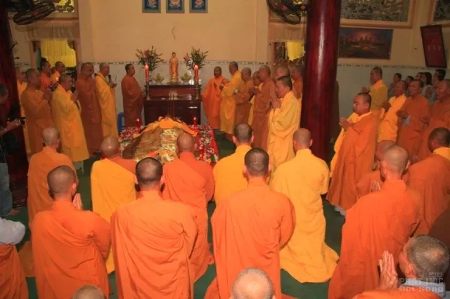 Đồng Tháp: Lễ nhập kim quan cố HT Thích Chơn Thành 10 Đồng Tháp: Lễ nhập kim quan cố HT Thích Chơn Thành image-1732289454049