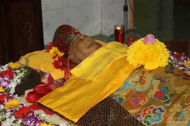 Đồng Tháp: Lễ nhập kim quan cố HT Thích Chơn Thành 11 Đồng Tháp: Lễ nhập kim quan cố HT Thích Chơn Thành image-1732289454711