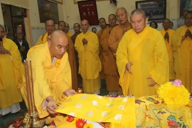 Đồng Tháp: Lễ nhập kim quan cố HT Thích Chơn Thành image-1732289461391