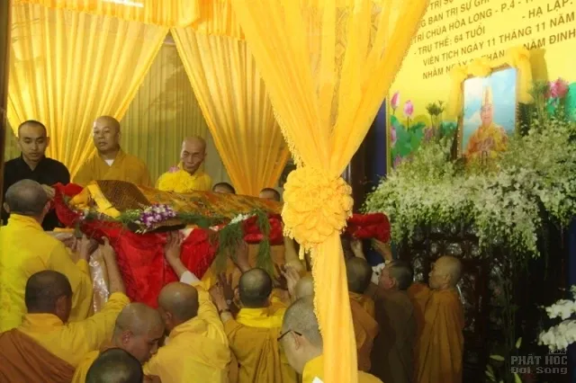 Đồng Tháp: Lễ nhập kim quan cố HT Thích Chơn Thành 25 Đồng Tháp: Lễ nhập kim quan cố HT Thích Chơn Thành image-1732289465255