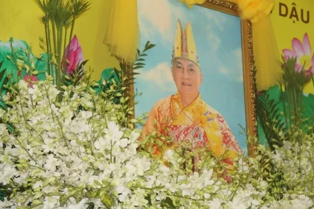 Đồng Tháp: Lễ nhập kim quan cố HT Thích Chơn Thành 28 Đồng Tháp: Lễ nhập kim quan cố HT Thích Chơn Thành image-1732289467548