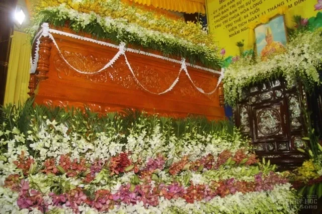 Đồng Tháp: Lễ nhập kim quan cố HT Thích Chơn Thành 34 Đồng Tháp: Lễ nhập kim quan cố HT Thích Chơn Thành image-1732289472665