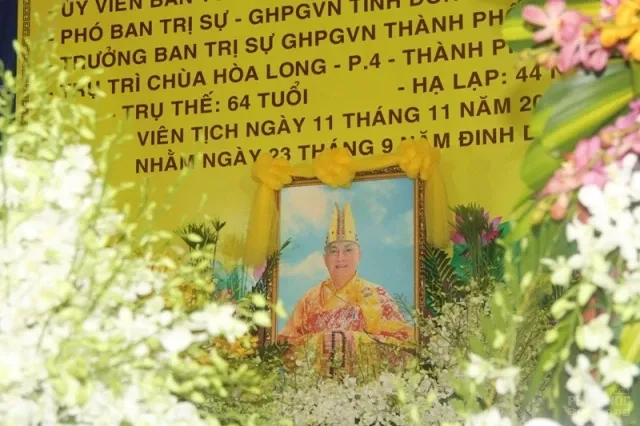 Đồng Tháp: Lễ nhập kim quan cố HT Thích Chơn Thành image-1732289474128