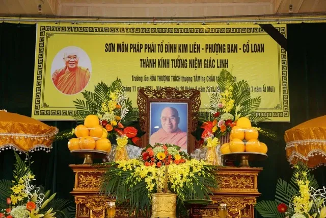 Đức trưởng lão Đại thượng thủ Thích Tâm Châu thượng nhơn image-1732286975112