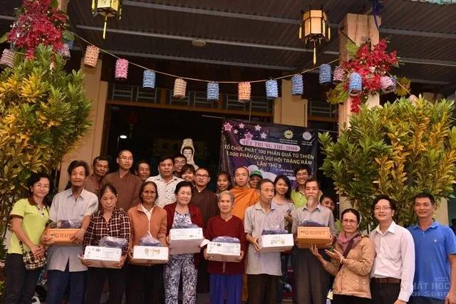 GĐ Hoa Hướng Dương, CLB Thiện Duyên làm từ thiện tại Cao Nguyên 2 GĐ Hoa Hướng Dương, CLB Thiện Duyên làm từ thiện tại Cao Nguyên image-1731921738447