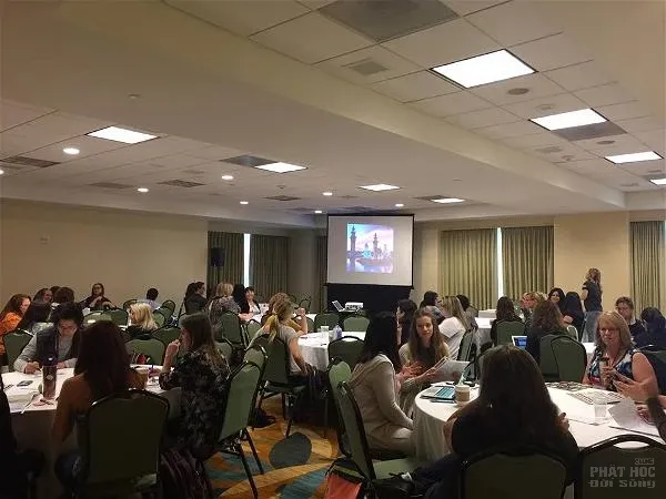 Giảng giải phương thức mang chánh niệm vào lớp học ở California image-1731935353436