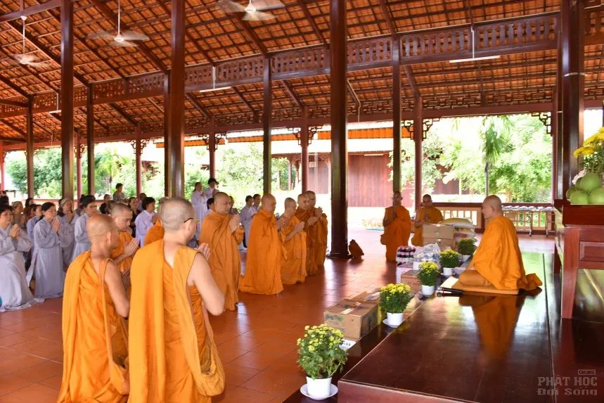 Giáo Đoàn 6: Cúng dường trường hạ tại Vĩnh Long và thành phố Hồ Chí Minh 2 Giáo Đoàn 6: Cúng dường trường hạ tại Vĩnh Long và thành phố Hồ Chí Minh image-1732287920823