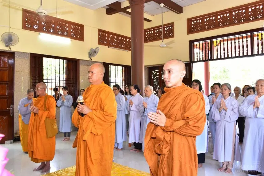 Giáo Đoàn 6: Cúng dường trường hạ tại Vĩnh Long và thành phố Hồ Chí Minh image-1732287926031
