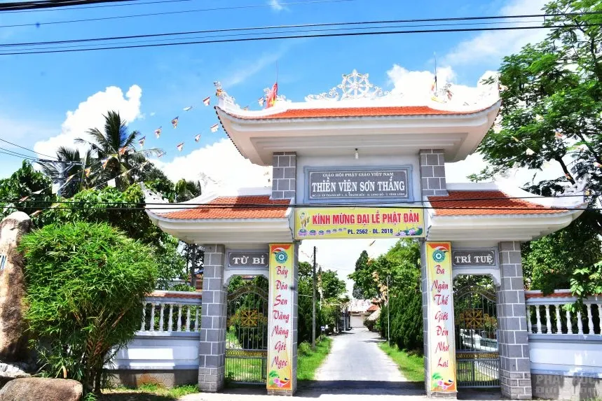 Giáo Đoàn 6: Cúng dường trường hạ tại Vĩnh Long và thành phố Hồ Chí Minh image-1732287929066