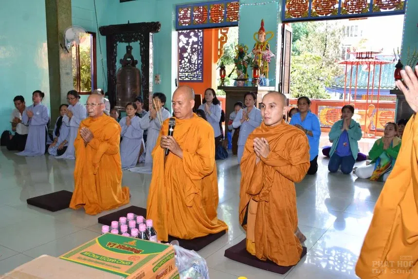 Giáo Đoàn 6: Cúng dường trường hạ tại Vĩnh Long và thành phố Hồ Chí Minh image-1732287932254