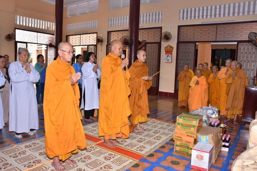 Giáo Đoàn 6: Cúng dường trường hạ tại Vĩnh Long và thành phố Hồ Chí Minh image-1732287936196