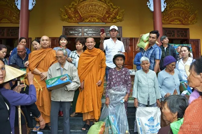 Giáo đoàn 6 cứu trợ miền Trung lần 2 2 Giáo đoàn 6 cứu trợ miền Trung lần 2 image-1731941153539