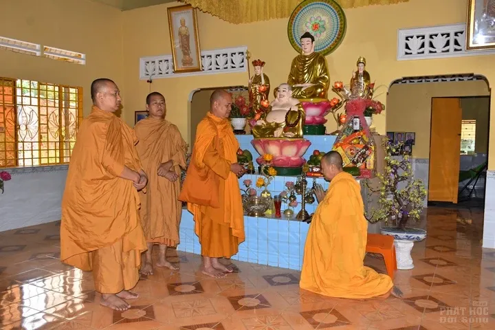 Giáo đoàn VI tặng hơn 1000 phần quà tết cho hộ nghèo, thăm chúc xuân các miền tịnh xá trực thuộc Giáo đoàn VI image-1731944230226