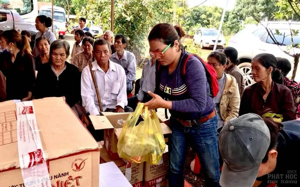 Giữ tâm trong sáng làm việc thiện nhân Đại lễ Phật đản 2018 12 Giữ tâm trong sáng làm việc thiện nhân Đại lễ Phật đản 2018 image-1731945923062
