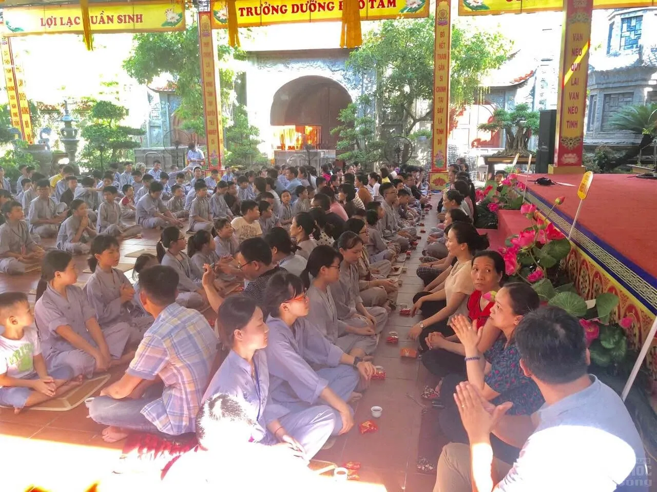 Hà Nội: Bế mạc khóa tu mùa hè 'Từ-Bi-Hỷ-Xả' lần thứ 2 Chùa Tăng Phúc 5 Hà Nội: Bế mạc khóa tu mùa hè 'Từ-Bi-Hỷ-Xả' lần thứ 2 Chùa Tăng Phúc image-1731946017273