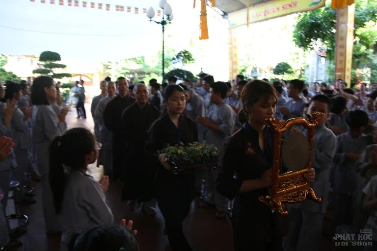 Hà Nội: Bế mạc khóa tu mùa hè 'Từ-Bi-Hỷ-Xả' lần thứ 2 Chùa Tăng Phúc 8 Hà Nội: Bế mạc khóa tu mùa hè 'Từ-Bi-Hỷ-Xả' lần thứ 2 Chùa Tăng Phúc image-1731946020819