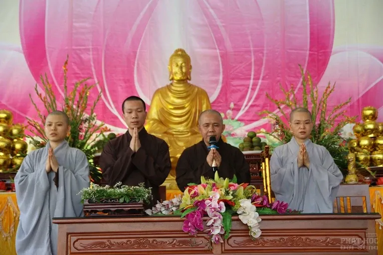 Hà Nội: Bế mạc khóa tu mùa hè 'Từ-Bi-Hỷ-Xả' lần thứ 2 Chùa Tăng Phúc 11 Hà Nội: Bế mạc khóa tu mùa hè 'Từ-Bi-Hỷ-Xả' lần thứ 2 Chùa Tăng Phúc image-1731946023343