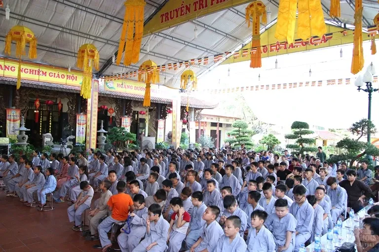 Hà Nội: Bế mạc khóa tu mùa hè 'Từ-Bi-Hỷ-Xả' lần thứ 2 Chùa Tăng Phúc 13 Hà Nội: Bế mạc khóa tu mùa hè 'Từ-Bi-Hỷ-Xả' lần thứ 2 Chùa Tăng Phúc image-1731946024990