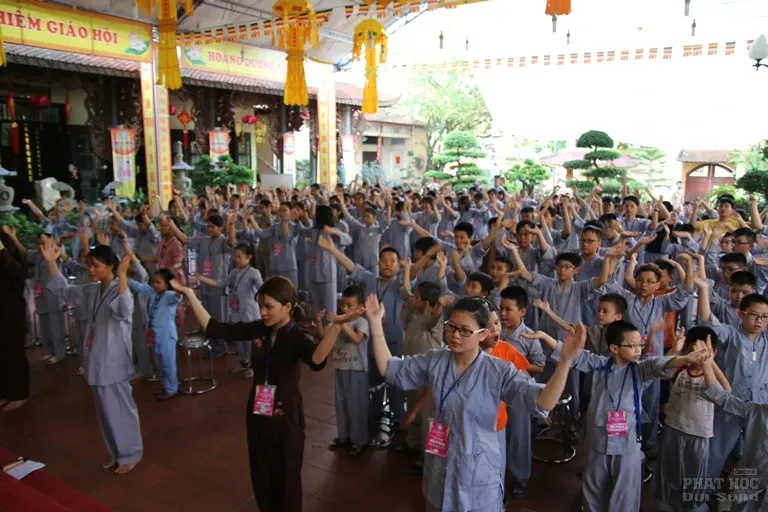 Hà Nội: Bế mạc khóa tu mùa hè 'Từ-Bi-Hỷ-Xả' lần thứ 2 Chùa Tăng Phúc 17 Hà Nội: Bế mạc khóa tu mùa hè 'Từ-Bi-Hỷ-Xả' lần thứ 2 Chùa Tăng Phúc image-1731946028136